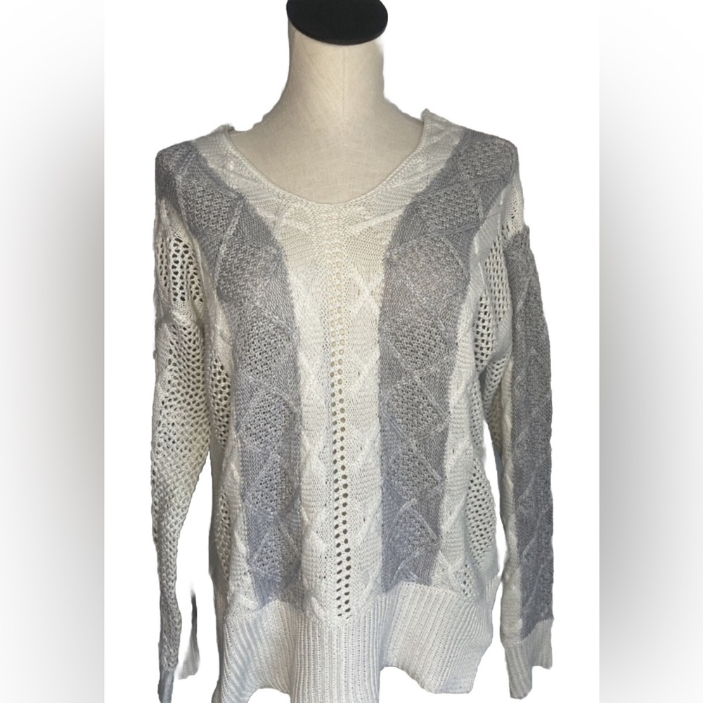 Women’s Paper Crane Gray White V-neck Sweater Open Cable Knit Medium